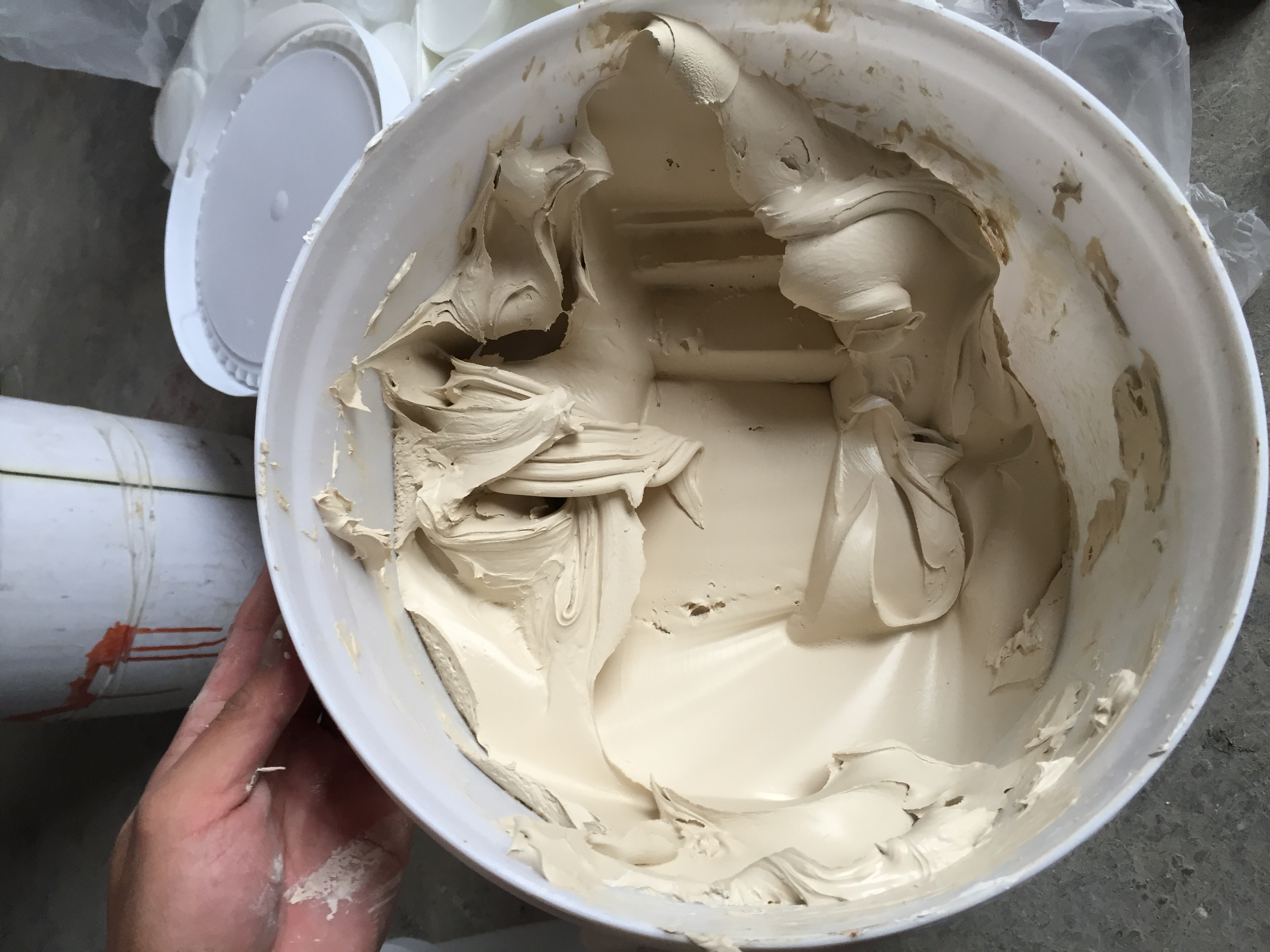 成品旭彩网腻子与自调半成品木器腻子的区别或许大家都忽视了