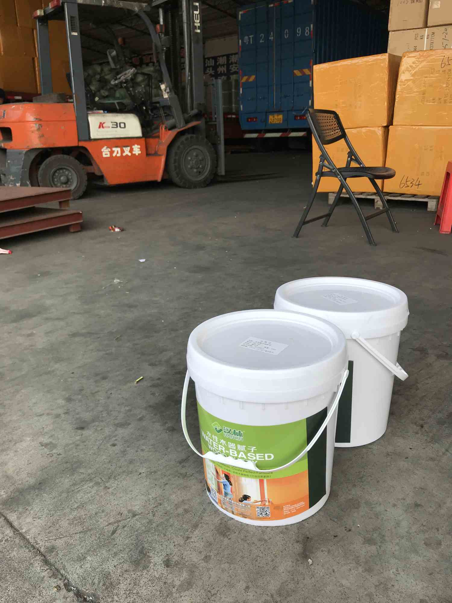 江西客户订购的60公斤旭彩网水性修补腻子已发货，请查收！