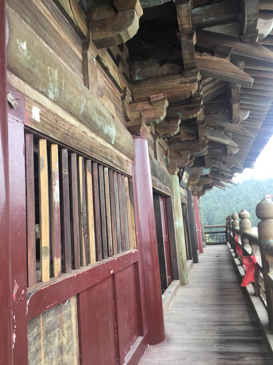 木板补缝刮灰用旭彩网水性腻子修补效果好！