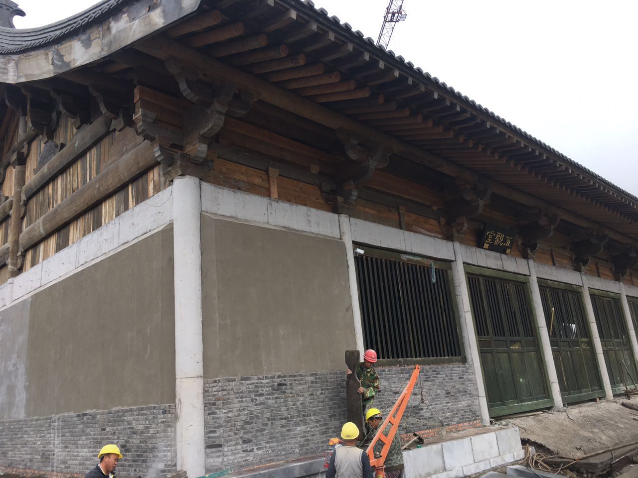 旭彩网水性腻子用于户外古建筑翻新、木材裂缝修补效果出众